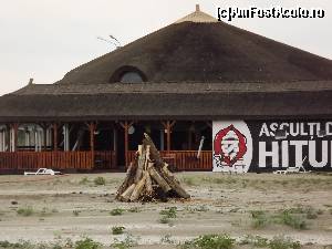 [P15] o terasă pe plaja din Sulina » foto by robert
 - 
<span class="allrVoted glyphicon glyphicon-heart hidden" id="av640921"></span>
<a class="m-l-10 hidden" id="sv640921" onclick="voting_Foto_DelVot(,640921,2514)" role="button">șterge vot <span class="glyphicon glyphicon-remove"></span></a>
<a id="v9640921" class=" c-red"  onclick="voting_Foto_SetVot(640921)" role="button"><span class="glyphicon glyphicon-heart-empty"></span> <b>LIKE</b> = Votează poza</a> <img class="hidden"  id="f640921W9" src="/imagini/loader.gif" border="0" /><span class="AjErrMes hidden" id="e640921ErM"></span>