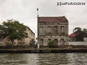 [P06] cam așa arată acu o clădire din oraș » foto by robert
 - 
<span class="allrVoted glyphicon glyphicon-heart hidden" id="av640905"></span>
<a class="m-l-10 hidden" id="sv640905" onclick="voting_Foto_DelVot(,640905,2514)" role="button">șterge vot <span class="glyphicon glyphicon-remove"></span></a>
<a id="v9640905" class=" c-red"  onclick="voting_Foto_SetVot(640905)" role="button"><span class="glyphicon glyphicon-heart-empty"></span> <b>LIKE</b> = Votează poza</a> <img class="hidden"  id="f640905W9" src="/imagini/loader.gif" border="0" /><span class="AjErrMes hidden" id="e640905ErM"></span>