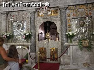 [P18] Biserica Ekatontapyliani; cele două icoane făcătoare de minuni din altar, dăruite de Nicolae Mavrogheni » foto by crismis
 - 
<span class="allrVoted glyphicon glyphicon-heart hidden" id="av1024123"></span>
<a class="m-l-10 hidden" id="sv1024123" onclick="voting_Foto_DelVot(,1024123,2566)" role="button">șterge vot <span class="glyphicon glyphicon-remove"></span></a>
<a id="v91024123" class=" c-red"  onclick="voting_Foto_SetVot(1024123)" role="button"><span class="glyphicon glyphicon-heart-empty"></span> <b>LIKE</b> = Votează poza</a> <img class="hidden"  id="f1024123W9" src="/imagini/loader.gif" border="0" /><span class="AjErrMes hidden" id="e1024123ErM"></span>