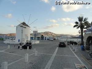 [P34] Zona centrala a portului; se zaresc portile de debarcare / imbarcare de pe / pe feriboturi; alaturi celebra moara de vant, deja des amintita » foto by zuftim
 - 
<span class="allrVoted glyphicon glyphicon-heart hidden" id="av577264"></span>
<a class="m-l-10 hidden" id="sv577264" onclick="voting_Foto_DelVot(,577264,2566)" role="button">șterge vot <span class="glyphicon glyphicon-remove"></span></a>
<a id="v9577264" class=" c-red"  onclick="voting_Foto_SetVot(577264)" role="button"><span class="glyphicon glyphicon-heart-empty"></span> <b>LIKE</b> = Votează poza</a> <img class="hidden"  id="f577264W9" src="/imagini/loader.gif" border="0" /><span class="AjErrMes hidden" id="e577264ErM"></span>