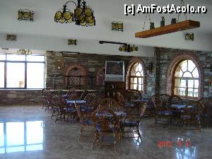 [P04] partea interioara a tavernei Sonia Village, nu prea statea nimeni pe acolo » foto by hlli
 - 
<span class="allrVoted glyphicon glyphicon-heart hidden" id="av424962"></span>
<a class="m-l-10 hidden" id="sv424962" onclick="voting_Foto_DelVot(,424962,2570)" role="button">șterge vot <span class="glyphicon glyphicon-remove"></span></a>
<a id="v9424962" class=" c-red"  onclick="voting_Foto_SetVot(424962)" role="button"><span class="glyphicon glyphicon-heart-empty"></span> <b>LIKE</b> = Votează poza</a> <img class="hidden"  id="f424962W9" src="/imagini/loader.gif" border="0" /><span class="AjErrMes hidden" id="e424962ErM"></span>
