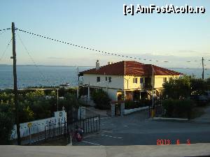 [P54] iesirea din resort, spre plaja, in dreapta este casa proprietarilor » foto by hlli
 - 
<span class="allrVoted glyphicon glyphicon-heart hidden" id="av425018"></span>
<a class="m-l-10 hidden" id="sv425018" onclick="voting_Foto_DelVot(,425018,2570)" role="button">șterge vot <span class="glyphicon glyphicon-remove"></span></a>
<a id="v9425018" class=" c-red"  onclick="voting_Foto_SetVot(425018)" role="button"><span class="glyphicon glyphicon-heart-empty"></span> <b>LIKE</b> = Votează poza</a> <img class="hidden"  id="f425018W9" src="/imagini/loader.gif" border="0" /><span class="AjErrMes hidden" id="e425018ErM"></span>