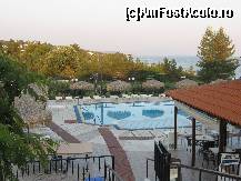 [P06] O parte din piscina de la Sonia Vilage » foto by z_claudiu
 - 
<span class="allrVoted glyphicon glyphicon-heart hidden" id="av324914"></span>
<a class="m-l-10 hidden" id="sv324914" onclick="voting_Foto_DelVot(,324914,2570)" role="button">șterge vot <span class="glyphicon glyphicon-remove"></span></a>
<a id="v9324914" class=" c-red"  onclick="voting_Foto_SetVot(324914)" role="button"><span class="glyphicon glyphicon-heart-empty"></span> <b>LIKE</b> = Votează poza</a> <img class="hidden"  id="f324914W9" src="/imagini/loader.gif" border="0" /><span class="AjErrMes hidden" id="e324914ErM"></span>