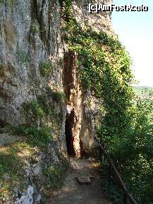 [P01] Ivanovo - intrarea in biserica sapata in piatra, monument Unesco » foto by bessondm
 - 
<span class="allrVoted glyphicon glyphicon-heart hidden" id="av128012"></span>
<a class="m-l-10 hidden" id="sv128012" onclick="voting_Foto_DelVot(,128012,2587)" role="button">șterge vot <span class="glyphicon glyphicon-remove"></span></a>
<a id="v9128012" class=" c-red"  onclick="voting_Foto_SetVot(128012)" role="button"><span class="glyphicon glyphicon-heart-empty"></span> <b>LIKE</b> = Votează poza</a> <img class="hidden"  id="f128012W9" src="/imagini/loader.gif" border="0" /><span class="AjErrMes hidden" id="e128012ErM"></span>