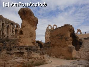 [P30] Tunisia - El Jem, Coloseum.  » foto by iulianic
 - 
<span class="allrVoted glyphicon glyphicon-heart hidden" id="av1075389"></span>
<a class="m-l-10 hidden" id="sv1075389" onclick="voting_Foto_DelVot(,1075389,2617)" role="button">șterge vot <span class="glyphicon glyphicon-remove"></span></a>
<a id="v91075389" class=" c-red"  onclick="voting_Foto_SetVot(1075389)" role="button"><span class="glyphicon glyphicon-heart-empty"></span> <b>LIKE</b> = Votează poza</a> <img class="hidden"  id="f1075389W9" src="/imagini/loader.gif" border="0" /><span class="AjErrMes hidden" id="e1075389ErM"></span>