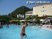 [P01] In piscina pentru copii » foto by danutiasi
 - 
<span class="allrVoted glyphicon glyphicon-heart hidden" id="av346506"></span>
<a class="m-l-10 hidden" id="sv346506" onclick="voting_Foto_DelVot(,346506,2620)" role="button">șterge vot <span class="glyphicon glyphicon-remove"></span></a>
<a id="v9346506" class=" c-red"  onclick="voting_Foto_SetVot(346506)" role="button"><span class="glyphicon glyphicon-heart-empty"></span> <b>LIKE</b> = Votează poza</a> <img class="hidden"  id="f346506W9" src="/imagini/loader.gif" border="0" /><span class="AjErrMes hidden" id="e346506ErM"></span>