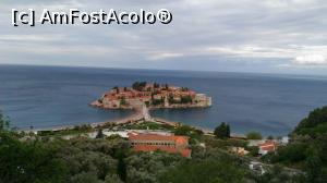 [P04] Statiunea insula Sveti Stefan. Intri dupa ce arati biletul portarului :). In anii 80 comunistii i-au expropriat pe localnici ca sa-si faca ei...  » foto by Radix7
 - 
<span class="allrVoted glyphicon glyphicon-heart hidden" id="av867222"></span>
<a class="m-l-10 hidden" id="sv867222" onclick="voting_Foto_DelVot(,867222,2752)" role="button">șterge vot <span class="glyphicon glyphicon-remove"></span></a>
<a id="v9867222" class=" c-red"  onclick="voting_Foto_SetVot(867222)" role="button"><span class="glyphicon glyphicon-heart-empty"></span> <b>LIKE</b> = Votează poza</a> <img class="hidden"  id="f867222W9" src="/imagini/loader.gif" border="0" /><span class="AjErrMes hidden" id="e867222ErM"></span>