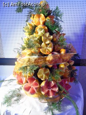 [P18] Decoratiuni din fructe.  » foto by Aurici
 - 
<span class="allrVoted glyphicon glyphicon-heart hidden" id="av824588"></span>
<a class="m-l-10 hidden" id="sv824588" onclick="voting_Foto_DelVot(,824588,2813)" role="button">șterge vot <span class="glyphicon glyphicon-remove"></span></a>
<a id="v9824588" class=" c-red"  onclick="voting_Foto_SetVot(824588)" role="button"><span class="glyphicon glyphicon-heart-empty"></span> <b>LIKE</b> = Votează poza</a> <img class="hidden"  id="f824588W9" src="/imagini/loader.gif" border="0" /><span class="AjErrMes hidden" id="e824588ErM"></span>