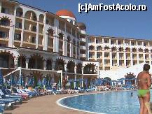 [P01] vedere interioara a curtii hotelului. partial piscina adulti. » foto by ciprian.marius*
 - 
<span class="allrVoted glyphicon glyphicon-heart hidden" id="av80811"></span>
<a class="m-l-10 hidden" id="sv80811" onclick="voting_Foto_DelVot(,80811,2846)" role="button">șterge vot <span class="glyphicon glyphicon-remove"></span></a>
<a id="v980811" class=" c-red"  onclick="voting_Foto_SetVot(80811)" role="button"><span class="glyphicon glyphicon-heart-empty"></span> <b>LIKE</b> = Votează poza</a> <img class="hidden"  id="f80811W9" src="/imagini/loader.gif" border="0" /><span class="AjErrMes hidden" id="e80811ErM"></span>