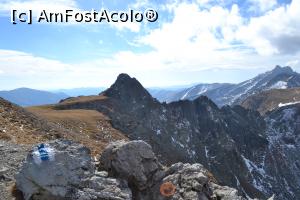 [P12] Aproape am ajuns în Șaua Paltinul.  În fundal partea de est al munților Făgăraș » foto by AZE
 - 
<span class="allrVoted glyphicon glyphicon-heart hidden" id="av1024807"></span>
<a class="m-l-10 hidden" id="sv1024807" onclick="voting_Foto_DelVot(,1024807,2855)" role="button">șterge vot <span class="glyphicon glyphicon-remove"></span></a>
<a id="v91024807" class=" c-red"  onclick="voting_Foto_SetVot(1024807)" role="button"><span class="glyphicon glyphicon-heart-empty"></span> <b>LIKE</b> = Votează poza</a> <img class="hidden"  id="f1024807W9" src="/imagini/loader.gif" border="0" /><span class="AjErrMes hidden" id="e1024807ErM"></span>