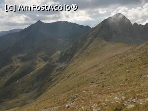 [P06] O parte din creasta parcursă cu o zi inainte - Varfurile Mircii și Podragu » foto by Mika
 - 
<span class="allrVoted glyphicon glyphicon-heart hidden" id="av1186321"></span>
<a class="m-l-10 hidden" id="sv1186321" onclick="voting_Foto_DelVot(,1186321,2855)" role="button">șterge vot <span class="glyphicon glyphicon-remove"></span></a>
<a id="v91186321" class=" c-red"  onclick="voting_Foto_SetVot(1186321)" role="button"><span class="glyphicon glyphicon-heart-empty"></span> <b>LIKE</b> = Votează poza</a> <img class="hidden"  id="f1186321W9" src="/imagini/loader.gif" border="0" /><span class="AjErrMes hidden" id="e1186321ErM"></span>