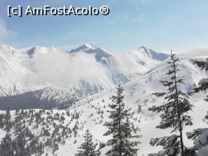 [P13] Crestele inzăpezite ale Făgărașilor cu V&acirc;rfurile Negoiu, Călțun și Șerbota » foto by Mika
 - 
<span class="allrVoted glyphicon glyphicon-heart hidden" id="av1221526"></span>
<a class="m-l-10 hidden" id="sv1221526" onclick="voting_Foto_DelVot(,1221526,2855)" role="button">șterge vot <span class="glyphicon glyphicon-remove"></span></a>
<a id="v91221526" class=" c-red"  onclick="voting_Foto_SetVot(1221526)" role="button"><span class="glyphicon glyphicon-heart-empty"></span> <b>LIKE</b> = Votează poza</a> <img class="hidden"  id="f1221526W9" src="/imagini/loader.gif" border="0" /><span class="AjErrMes hidden" id="e1221526ErM"></span>