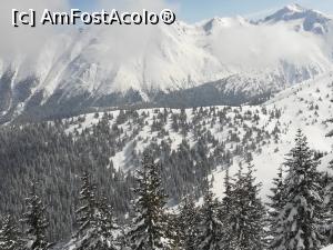 [P20] Varful Negoiu si undeva , jos, Cabana Negoiu » foto by Mika
 - 
<span class="allrVoted glyphicon glyphicon-heart hidden" id="av1221533"></span>
<a class="m-l-10 hidden" id="sv1221533" onclick="voting_Foto_DelVot(,1221533,2855)" role="button">șterge vot <span class="glyphicon glyphicon-remove"></span></a>
<a id="v91221533" class=" c-red"  onclick="voting_Foto_SetVot(1221533)" role="button"><span class="glyphicon glyphicon-heart-empty"></span> <b>LIKE</b> = Votează poza</a> <img class="hidden"  id="f1221533W9" src="/imagini/loader.gif" border="0" /><span class="AjErrMes hidden" id="e1221533ErM"></span>