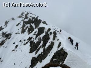 [P14] Spre Vârful Serbota » foto by Mika
 - 
<span class="allrVoted glyphicon glyphicon-heart hidden" id="av1525885"></span>
<a class="m-l-10 hidden" id="sv1525885" onclick="voting_Foto_DelVot(,1525885,2855)" role="button">șterge vot <span class="glyphicon glyphicon-remove"></span></a>
<a id="v91525885" class=" c-red"  onclick="voting_Foto_SetVot(1525885)" role="button"><span class="glyphicon glyphicon-heart-empty"></span> <b>LIKE</b> = Votează poza</a> <img class="hidden"  id="f1525885W9" src="/imagini/loader.gif" border="0" /><span class="AjErrMes hidden" id="e1525885ErM"></span>