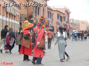 [P09] Personaje pitorești și foarte colorate în piața Jemaa el-Fna: vânzătorii de apă. Cândva, aveam și pe la noi astfel de personaje: sacagiii.  » foto by Costi
 - 
<span class="allrVoted glyphicon glyphicon-heart hidden" id="av836091"></span>
<a class="m-l-10 hidden" id="sv836091" onclick="voting_Foto_DelVot(,836091,2870)" role="button">șterge vot <span class="glyphicon glyphicon-remove"></span></a>
<a id="v9836091" class=" c-red"  onclick="voting_Foto_SetVot(836091)" role="button"><span class="glyphicon glyphicon-heart-empty"></span> <b>LIKE</b> = Votează poza</a> <img class="hidden"  id="f836091W9" src="/imagini/loader.gif" border="0" /><span class="AjErrMes hidden" id="e836091ErM"></span>