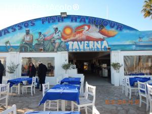 [P24] Taverna de unde am admirat portul.  » foto by rora
 - 
<span class="allrVoted glyphicon glyphicon-heart hidden" id="av706807"></span>
<a class="m-l-10 hidden" id="sv706807" onclick="voting_Foto_DelVot(,706807,2894)" role="button">șterge vot <span class="glyphicon glyphicon-remove"></span></a>
<a id="v9706807" class=" c-red"  onclick="voting_Foto_SetVot(706807)" role="button"><span class="glyphicon glyphicon-heart-empty"></span> <b>LIKE</b> = Votează poza</a> <img class="hidden"  id="f706807W9" src="/imagini/loader.gif" border="0" /><span class="AjErrMes hidden" id="e706807ErM"></span>