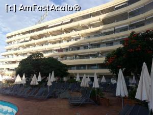 [P02] Hotelul văzut dinspre piscina şi zona de şezlonguri.  » foto by marsus
 - 
<span class="allrVoted glyphicon glyphicon-heart hidden" id="av899587"></span>
<a class="m-l-10 hidden" id="sv899587" onclick="voting_Foto_DelVot(,899587,2933)" role="button">șterge vot <span class="glyphicon glyphicon-remove"></span></a>
<a id="v9899587" class=" c-red"  onclick="voting_Foto_SetVot(899587)" role="button"><span class="glyphicon glyphicon-heart-empty"></span> <b>LIKE</b> = Votează poza</a> <img class="hidden"  id="f899587W9" src="/imagini/loader.gif" border="0" /><span class="AjErrMes hidden" id="e899587ErM"></span>