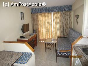 [P06] Zona de relaxare cu LED tv, măsuţă şi canapea.  » foto by marsus
 - 
<span class="allrVoted glyphicon glyphicon-heart hidden" id="av899591"></span>
<a class="m-l-10 hidden" id="sv899591" onclick="voting_Foto_DelVot(,899591,2933)" role="button">șterge vot <span class="glyphicon glyphicon-remove"></span></a>
<a id="v9899591" class=" c-red"  onclick="voting_Foto_SetVot(899591)" role="button"><span class="glyphicon glyphicon-heart-empty"></span> <b>LIKE</b> = Votează poza</a> <img class="hidden"  id="f899591W9" src="/imagini/loader.gif" border="0" /><span class="AjErrMes hidden" id="e899591ErM"></span>