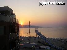 [P04] etajul 4...vedere spre hotelul briz extrem de aproape...peisaj dezolant al tarabelor inchise » foto by teodora2010
 - 
<span class="allrVoted glyphicon glyphicon-heart hidden" id="av117550"></span>
<a class="m-l-10 hidden" id="sv117550" onclick="voting_Foto_DelVot(,117550,2938)" role="button">șterge vot <span class="glyphicon glyphicon-remove"></span></a>
<a id="v9117550" class=" c-red"  onclick="voting_Foto_SetVot(117550)" role="button"><span class="glyphicon glyphicon-heart-empty"></span> <b>LIKE</b> = Votează poza</a> <img class="hidden"  id="f117550W9" src="/imagini/loader.gif" border="0" /><span class="AjErrMes hidden" id="e117550ErM"></span>