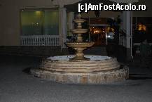 [P07] Hotel Royal Bay - fântâna din fața intrării în hotel » foto by nicole33
 - 
<span class="allrVoted glyphicon glyphicon-heart hidden" id="av306972"></span>
<a class="m-l-10 hidden" id="sv306972" onclick="voting_Foto_DelVot(,306972,3028)" role="button">șterge vot <span class="glyphicon glyphicon-remove"></span></a>
<a id="v9306972" class=" c-red"  onclick="voting_Foto_SetVot(306972)" role="button"><span class="glyphicon glyphicon-heart-empty"></span> <b>LIKE</b> = Votează poza</a> <img class="hidden"  id="f306972W9" src="/imagini/loader.gif" border="0" /><span class="AjErrMes hidden" id="e306972ErM"></span>