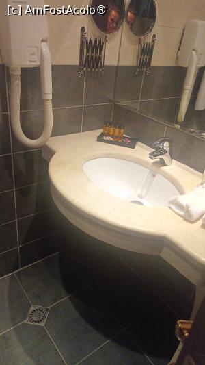 [P07] Baia cu articole de igiena » foto by Iulia Roxana
 - 
<span class="allrVoted glyphicon glyphicon-heart hidden" id="av1504739"></span>
<a class="m-l-10 hidden" id="sv1504739" onclick="voting_Foto_DelVot(,1504739,3073)" role="button">șterge vot <span class="glyphicon glyphicon-remove"></span></a>
<a id="v91504739" class=" c-red"  onclick="voting_Foto_SetVot(1504739)" role="button"><span class="glyphicon glyphicon-heart-empty"></span> <b>LIKE</b> = Votează poza</a> <img class="hidden"  id="f1504739W9" src="/imagini/loader.gif" border="0" /><span class="AjErrMes hidden" id="e1504739ErM"></span>