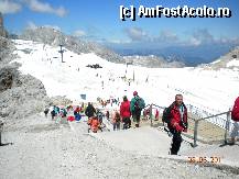 [P31] pe aceste scari am coborat la Eispalast Dachstein » foto by Alina Morar
 - 
<span class="allrVoted glyphicon glyphicon-heart hidden" id="av281161"></span>
<a class="m-l-10 hidden" id="sv281161" onclick="voting_Foto_DelVot(,281161,3095)" role="button">șterge vot <span class="glyphicon glyphicon-remove"></span></a>
<a id="v9281161" class=" c-red"  onclick="voting_Foto_SetVot(281161)" role="button"><span class="glyphicon glyphicon-heart-empty"></span> <b>LIKE</b> = Votează poza</a> <img class="hidden"  id="f281161W9" src="/imagini/loader.gif" border="0" /><span class="AjErrMes hidden" id="e281161ErM"></span>