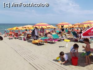 [P27] La plajă în Catania » foto by irinad
 - 
<span class="allrVoted glyphicon glyphicon-heart hidden" id="av872782"></span>
<a class="m-l-10 hidden" id="sv872782" onclick="voting_Foto_DelVot(,872782,3109)" role="button">șterge vot <span class="glyphicon glyphicon-remove"></span></a>
<a id="v9872782" class=" c-red"  onclick="voting_Foto_SetVot(872782)" role="button"><span class="glyphicon glyphicon-heart-empty"></span> <b>LIKE</b> = Votează poza</a> <img class="hidden"  id="f872782W9" src="/imagini/loader.gif" border="0" /><span class="AjErrMes hidden" id="e872782ErM"></span>