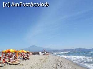 [P28] Etna în fundal şi plaja din Catania » foto by irinad
 - 
<span class="allrVoted glyphicon glyphicon-heart hidden" id="av872784"></span>
<a class="m-l-10 hidden" id="sv872784" onclick="voting_Foto_DelVot(,872784,3109)" role="button">șterge vot <span class="glyphicon glyphicon-remove"></span></a>
<a id="v9872784" class=" c-red"  onclick="voting_Foto_SetVot(872784)" role="button"><span class="glyphicon glyphicon-heart-empty"></span> <b>LIKE</b> = Votează poza</a> <img class="hidden"  id="f872784W9" src="/imagini/loader.gif" border="0" /><span class="AjErrMes hidden" id="e872784ErM"></span>