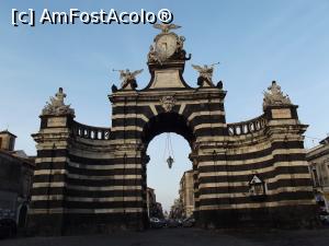 [P39] Porta Garibaldi » foto by irinad
 - 
<span class="allrVoted glyphicon glyphicon-heart hidden" id="av872800"></span>
<a class="m-l-10 hidden" id="sv872800" onclick="voting_Foto_DelVot(,872800,3109)" role="button">șterge vot <span class="glyphicon glyphicon-remove"></span></a>
<a id="v9872800" class=" c-red"  onclick="voting_Foto_SetVot(872800)" role="button"><span class="glyphicon glyphicon-heart-empty"></span> <b>LIKE</b> = Votează poza</a> <img class="hidden"  id="f872800W9" src="/imagini/loader.gif" border="0" /><span class="AjErrMes hidden" id="e872800ErM"></span>