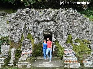 [P12] pestera elefantului in care se afla statuile lui brahma, vishnu, shiva si ganesha
dupa cum vedeti statiule de la intrare sunt imbracate pt frumusete!  » foto by andreea72
 - 
<span class="allrVoted glyphicon glyphicon-heart hidden" id="av503149"></span>
<a class="m-l-10 hidden" id="sv503149" onclick="voting_Foto_DelVot(,503149,3149)" role="button">șterge vot <span class="glyphicon glyphicon-remove"></span></a>
<a id="v9503149" class=" c-red"  onclick="voting_Foto_SetVot(503149)" role="button"><span class="glyphicon glyphicon-heart-empty"></span> <b>LIKE</b> = Votează poza</a> <img class="hidden"  id="f503149W9" src="/imagini/loader.gif" border="0" /><span class="AjErrMes hidden" id="e503149ErM"></span>