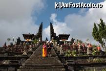 [P01] vizita unui Templu in Bali este de multe ori obositoare...uneori trebuie sa urci si sa cobori zeci de trepte - dar de fiecare data frumusetea lui te va recompensa pe deplin » foto by Pami*
 - 
<span class="allrVoted glyphicon glyphicon-heart hidden" id="av226179"></span>
<a class="m-l-10 hidden" id="sv226179" onclick="voting_Foto_DelVot(,226179,3149)" role="button">șterge vot <span class="glyphicon glyphicon-remove"></span></a>
<a id="v9226179" class=" c-red"  onclick="voting_Foto_SetVot(226179)" role="button"><span class="glyphicon glyphicon-heart-empty"></span> <b>LIKE</b> = Votează poza</a> <img class="hidden"  id="f226179W9" src="/imagini/loader.gif" border="0" /><span class="AjErrMes hidden" id="e226179ErM"></span>