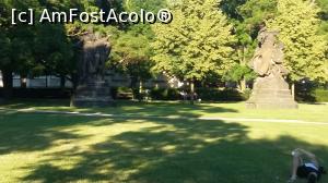 [P13] Statuie în parcul de la Castelul Visehrad din oraşul Praga, Cehia.  » foto by traian.leuca †
 - 
<span class="allrVoted glyphicon glyphicon-heart hidden" id="av801028"></span>
<a class="m-l-10 hidden" id="sv801028" onclick="voting_Foto_DelVot(,801028,3167)" role="button">șterge vot <span class="glyphicon glyphicon-remove"></span></a>
<a id="v9801028" class=" c-red"  onclick="voting_Foto_SetVot(801028)" role="button"><span class="glyphicon glyphicon-heart-empty"></span> <b>LIKE</b> = Votează poza</a> <img class="hidden"  id="f801028W9" src="/imagini/loader.gif" border="0" /><span class="AjErrMes hidden" id="e801028ErM"></span>