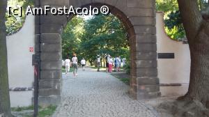 [P09] Intrare în parcul de la Castelul Visehrad din oraşul Praga, Cehia.  » foto by traian.leuca †
 - 
<span class="allrVoted glyphicon glyphicon-heart hidden" id="av801024"></span>
<a class="m-l-10 hidden" id="sv801024" onclick="voting_Foto_DelVot(,801024,3167)" role="button">șterge vot <span class="glyphicon glyphicon-remove"></span></a>
<a id="v9801024" class=" c-red"  onclick="voting_Foto_SetVot(801024)" role="button"><span class="glyphicon glyphicon-heart-empty"></span> <b>LIKE</b> = Votează poza</a> <img class="hidden"  id="f801024W9" src="/imagini/loader.gif" border="0" /><span class="AjErrMes hidden" id="e801024ErM"></span>