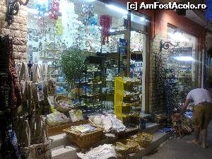 [P12] Un magazin cu suveniruri » foto by dorgo
 - 
<span class="allrVoted glyphicon glyphicon-heart hidden" id="av519761"></span>
<a class="m-l-10 hidden" id="sv519761" onclick="voting_Foto_DelVot(,519761,3173)" role="button">șterge vot <span class="glyphicon glyphicon-remove"></span></a>
<a id="v9519761" class=" c-red"  onclick="voting_Foto_SetVot(519761)" role="button"><span class="glyphicon glyphicon-heart-empty"></span> <b>LIKE</b> = Votează poza</a> <img class="hidden"  id="f519761W9" src="/imagini/loader.gif" border="0" /><span class="AjErrMes hidden" id="e519761ErM"></span>