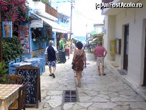 [P02] O pornim spre plaja din Agios Nikitas, pe un frumos drum de piatra » foto by dorgo
 - 
<span class="allrVoted glyphicon glyphicon-heart hidden" id="av519955"></span>
<a class="m-l-10 hidden" id="sv519955" onclick="voting_Foto_DelVot(,519955,3173)" role="button">șterge vot <span class="glyphicon glyphicon-remove"></span></a>
<a id="v9519955" class=" c-red"  onclick="voting_Foto_SetVot(519955)" role="button"><span class="glyphicon glyphicon-heart-empty"></span> <b>LIKE</b> = Votează poza</a> <img class="hidden"  id="f519955W9" src="/imagini/loader.gif" border="0" /><span class="AjErrMes hidden" id="e519955ErM"></span>