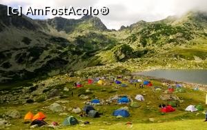 [P26] Vedere de ansamblu asupra orășelului de corturi de pe malul Lacului Bucura » foto by Lucien
 - 
<span class="allrVoted glyphicon glyphicon-heart hidden" id="av837477"></span>
<a class="m-l-10 hidden" id="sv837477" onclick="voting_Foto_DelVot(,837477,3180)" role="button">șterge vot <span class="glyphicon glyphicon-remove"></span></a>
<a id="v9837477" class=" c-red"  onclick="voting_Foto_SetVot(837477)" role="button"><span class="glyphicon glyphicon-heart-empty"></span> <b>LIKE</b> = Votează poza</a> <img class="hidden"  id="f837477W9" src="/imagini/loader.gif" border="0" /><span class="AjErrMes hidden" id="e837477ErM"></span>