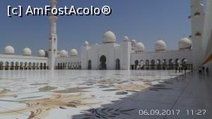 [P13] Marea Moschee din Abu Dhabi sau Moscheea Șeicului Zayed... !!!  » foto by Mena
 - 
<span class="allrVoted glyphicon glyphicon-heart hidden" id="av937421"></span>
<a class="m-l-10 hidden" id="sv937421" onclick="voting_Foto_DelVot(,937421,3199)" role="button">șterge vot <span class="glyphicon glyphicon-remove"></span></a>
<a id="v9937421" class=" c-red"  onclick="voting_Foto_SetVot(937421)" role="button"><span class="glyphicon glyphicon-heart-empty"></span> <b>LIKE</b> = Votează poza</a> <img class="hidden"  id="f937421W9" src="/imagini/loader.gif" border="0" /><span class="AjErrMes hidden" id="e937421ErM"></span>