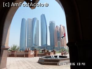 P10 [SEP-2016] Etihad Towers la ieșirea de la Emirates Palace