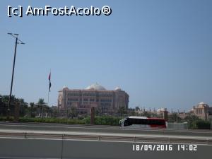 [P11] Emirates Palace - ieșirea dinspre Etihad Towers » foto by Alina53
 - 
<span class="allrVoted glyphicon glyphicon-heart hidden" id="av805449"></span>
<a class="m-l-10 hidden" id="sv805449" onclick="voting_Foto_DelVot(,805449,3202)" role="button">șterge vot <span class="glyphicon glyphicon-remove"></span></a>
<a id="v9805449" class=" c-red"  onclick="voting_Foto_SetVot(805449)" role="button"><span class="glyphicon glyphicon-heart-empty"></span> <b>LIKE</b> = Votează poza</a> <img class="hidden"  id="f805449W9" src="/imagini/loader.gif" border="0" /><span class="AjErrMes hidden" id="e805449ErM"></span>