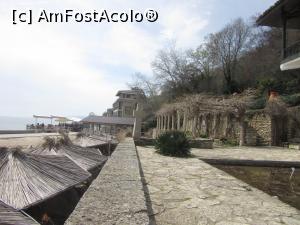 [P14] Faleza şi marea văzute din Cuibul Singuratic » foto by Michi
 - 
<span class="allrVoted glyphicon glyphicon-heart hidden" id="av1363439"></span>
<a class="m-l-10 hidden" id="sv1363439" onclick="voting_Foto_DelVot(,1363439,3210)" role="button">șterge vot <span class="glyphicon glyphicon-remove"></span></a>
<a id="v91363439" class=" c-red"  onclick="voting_Foto_SetVot(1363439)" role="button"><span class="glyphicon glyphicon-heart-empty"></span> <b>LIKE</b> = Votează poza</a> <img class="hidden"  id="f1363439W9" src="/imagini/loader.gif" border="0" /><span class="AjErrMes hidden" id="e1363439ErM"></span>