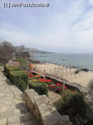 [P18] Vedere spre plajă şi mare din Cuibul Singuratic » foto by Michi
 - 
<span class="allrVoted glyphicon glyphicon-heart hidden" id="av1363443"></span>
<a class="m-l-10 hidden" id="sv1363443" onclick="voting_Foto_DelVot(,1363443,3210)" role="button">șterge vot <span class="glyphicon glyphicon-remove"></span></a>
<a id="v91363443" class=" c-red"  onclick="voting_Foto_SetVot(1363443)" role="button"><span class="glyphicon glyphicon-heart-empty"></span> <b>LIKE</b> = Votează poza</a> <img class="hidden"  id="f1363443W9" src="/imagini/loader.gif" border="0" /><span class="AjErrMes hidden" id="e1363443ErM"></span>