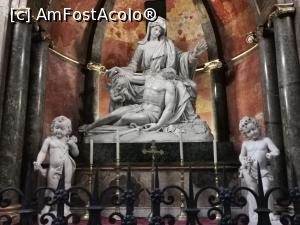 [P09] Pieta din Catedrala din Malaga.  » foto by Aurici
 - 
<span class="allrVoted glyphicon glyphicon-heart hidden" id="av1103756"></span>
<a class="m-l-10 hidden" id="sv1103756" onclick="voting_Foto_DelVot(,1103756,3219)" role="button">șterge vot <span class="glyphicon glyphicon-remove"></span></a>
<a id="v91103756" class=" c-red"  onclick="voting_Foto_SetVot(1103756)" role="button"><span class="glyphicon glyphicon-heart-empty"></span> <b>LIKE</b> = Votează poza</a> <img class="hidden"  id="f1103756W9" src="/imagini/loader.gif" border="0" /><span class="AjErrMes hidden" id="e1103756ErM"></span>