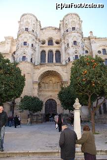 [P13] Catedrala din Malaga. Puerta de las Cadenas (Poarta lanţurilor) » foto by Costi
 - 
<span class="allrVoted glyphicon glyphicon-heart hidden" id="av200077"></span>
<a class="m-l-10 hidden" id="sv200077" onclick="voting_Foto_DelVot(,200077,3219)" role="button">șterge vot <span class="glyphicon glyphicon-remove"></span></a>
<a id="v9200077" class=" c-red"  onclick="voting_Foto_SetVot(200077)" role="button"><span class="glyphicon glyphicon-heart-empty"></span> <b>LIKE</b> = Votează poza</a> <img class="hidden"  id="f200077W9" src="/imagini/loader.gif" border="0" /><span class="AjErrMes hidden" id="e200077ErM"></span>