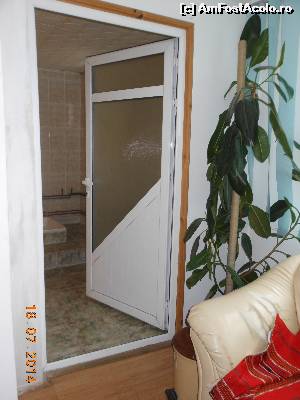 [P15] Casa Leah - Intrarea în baia comună camerelor 1 şi 2.  » foto by iulianic
 - 
<span class="allrVoted glyphicon glyphicon-heart hidden" id="av534114"></span>
<a class="m-l-10 hidden" id="sv534114" onclick="voting_Foto_DelVot(,534114,3235)" role="button">șterge vot <span class="glyphicon glyphicon-remove"></span></a>
<a id="v9534114" class=" c-red"  onclick="voting_Foto_SetVot(534114)" role="button"><span class="glyphicon glyphicon-heart-empty"></span> <b>LIKE</b> = Votează poza</a> <img class="hidden"  id="f534114W9" src="/imagini/loader.gif" border="0" /><span class="AjErrMes hidden" id="e534114ErM"></span>