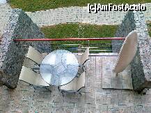 [P14] vedere din balconul camerei catre terasa restaurantului; umbrela de soare inchisa, cu husa de protectie; mobilier de terasa de buna calitate » foto by Chloe
 - 
<span class="allrVoted glyphicon glyphicon-heart hidden" id="av237545"></span>
<a class="m-l-10 hidden" id="sv237545" onclick="voting_Foto_DelVot(,237545,3241)" role="button">șterge vot <span class="glyphicon glyphicon-remove"></span></a>
<a id="v9237545" class=" c-red"  onclick="voting_Foto_SetVot(237545)" role="button"><span class="glyphicon glyphicon-heart-empty"></span> <b>LIKE</b> = Votează poza</a> <img class="hidden"  id="f237545W9" src="/imagini/loader.gif" border="0" /><span class="AjErrMes hidden" id="e237545ErM"></span>