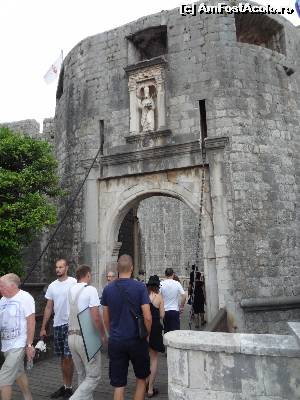 [P25] Poarta Pile (Vrata Pile), cea mai impunatoare intrare a vechiului oras » foto by Marian Preda
 - 
<span class="allrVoted glyphicon glyphicon-heart hidden" id="av578820"></span>
<a class="m-l-10 hidden" id="sv578820" onclick="voting_Foto_DelVot(,578820,3304)" role="button">șterge vot <span class="glyphicon glyphicon-remove"></span></a>
<a id="v9578820" class=" c-red"  onclick="voting_Foto_SetVot(578820)" role="button"><span class="glyphicon glyphicon-heart-empty"></span> <b>LIKE</b> = Votează poza</a> <img class="hidden"  id="f578820W9" src="/imagini/loader.gif" border="0" /><span class="AjErrMes hidden" id="e578820ErM"></span>