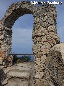 [P24] Cap Kaliakra - Arcade si balustrade protectoare in fata micii capele. Toata lumea se pozeaza aici. » foto by iulianic
 - 
<span class="allrVoted glyphicon glyphicon-heart hidden" id="av327098"></span>
<a class="m-l-10 hidden" id="sv327098" onclick="voting_Foto_DelVot(,327098,3328)" role="button">șterge vot <span class="glyphicon glyphicon-remove"></span></a>
<a id="v9327098" class=" c-red"  onclick="voting_Foto_SetVot(327098)" role="button"><span class="glyphicon glyphicon-heart-empty"></span> <b>LIKE</b> = Votează poza</a> <img class="hidden"  id="f327098W9" src="/imagini/loader.gif" border="0" /><span class="AjErrMes hidden" id="e327098ErM"></span>