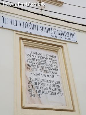 [P11] Placa are m-a inspirat in alegerea titlului si cea care anuntaca aici s-a deschis in 1754, prima scoala romaneasca.  » foto by iulian68
 - 
<span class="allrVoted glyphicon glyphicon-heart hidden" id="av951145"></span>
<a class="m-l-10 hidden" id="sv951145" onclick="voting_Foto_DelVot(,951145,3340)" role="button">șterge vot <span class="glyphicon glyphicon-remove"></span></a>
<a id="v9951145" class=" c-red"  onclick="voting_Foto_SetVot(951145)" role="button"><span class="glyphicon glyphicon-heart-empty"></span> <b>LIKE</b> = Votează poza</a> <img class="hidden"  id="f951145W9" src="/imagini/loader.gif" border="0" /><span class="AjErrMes hidden" id="e951145ErM"></span>