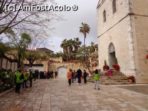 [P03] Ein Karem: în curtea Bisericii Nașterea Sfântului Prooroc Ioan Botezătorul » foto by mariana.olaru
 - 
<span class="allrVoted glyphicon glyphicon-heart hidden" id="av892690"></span>
<a class="m-l-10 hidden" id="sv892690" onclick="voting_Foto_DelVot(,892690,3380)" role="button">șterge vot <span class="glyphicon glyphicon-remove"></span></a>
<a id="v9892690" class=" c-red"  onclick="voting_Foto_SetVot(892690)" role="button"><span class="glyphicon glyphicon-heart-empty"></span> <b>LIKE</b> = Votează poza</a> <img class="hidden"  id="f892690W9" src="/imagini/loader.gif" border="0" /><span class="AjErrMes hidden" id="e892690ErM"></span>