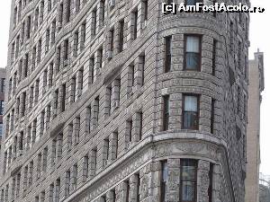 [P07] Flatiron Building (detaliu) decorata cu placi metalice cu motive din renasterea italiana - Manhattan/N. Y. City » foto by Dan-Ioan
 - 
<span class="allrVoted glyphicon glyphicon-heart hidden" id="av554632"></span>
<a class="m-l-10 hidden" id="sv554632" onclick="voting_Foto_DelVot(,554632,3385)" role="button">șterge vot <span class="glyphicon glyphicon-remove"></span></a>
<a id="v9554632" class=" c-red"  onclick="voting_Foto_SetVot(554632)" role="button"><span class="glyphicon glyphicon-heart-empty"></span> <b>LIKE</b> = Votează poza</a> <img class="hidden"  id="f554632W9" src="/imagini/loader.gif" border="0" /><span class="AjErrMes hidden" id="e554632ErM"></span>